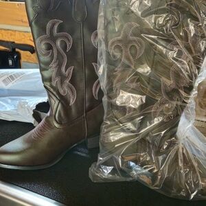 Embroidered Western Cowboy Boots